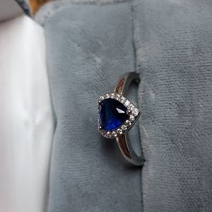 Silver heart shape sapphire ring size 10